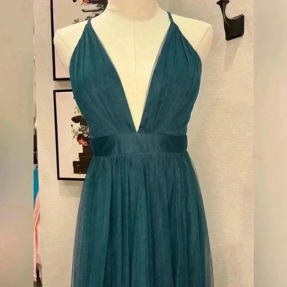 Luxxel Sandy Tulle Emerald Green Low-V-Neck Long Dress with Double Slits SZ SM - Picture 7 of 14